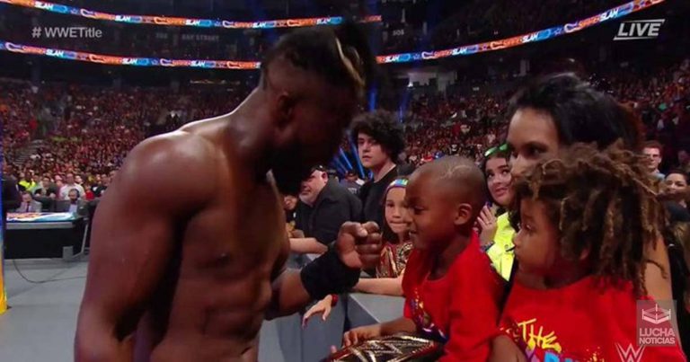 Kofi Kingston vence a Randy Orton