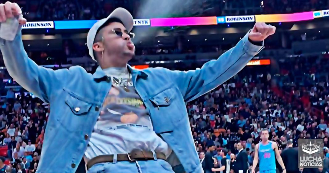 Bad Bunny imita a Triple H