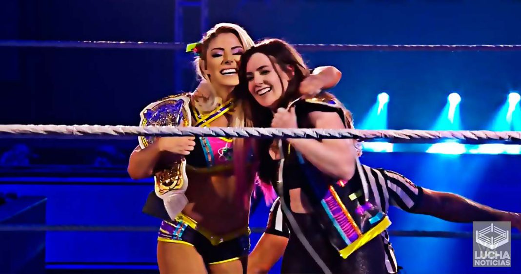 Alexa Bliss y Nikki Cross nuevos campeonas femeniles de parejas