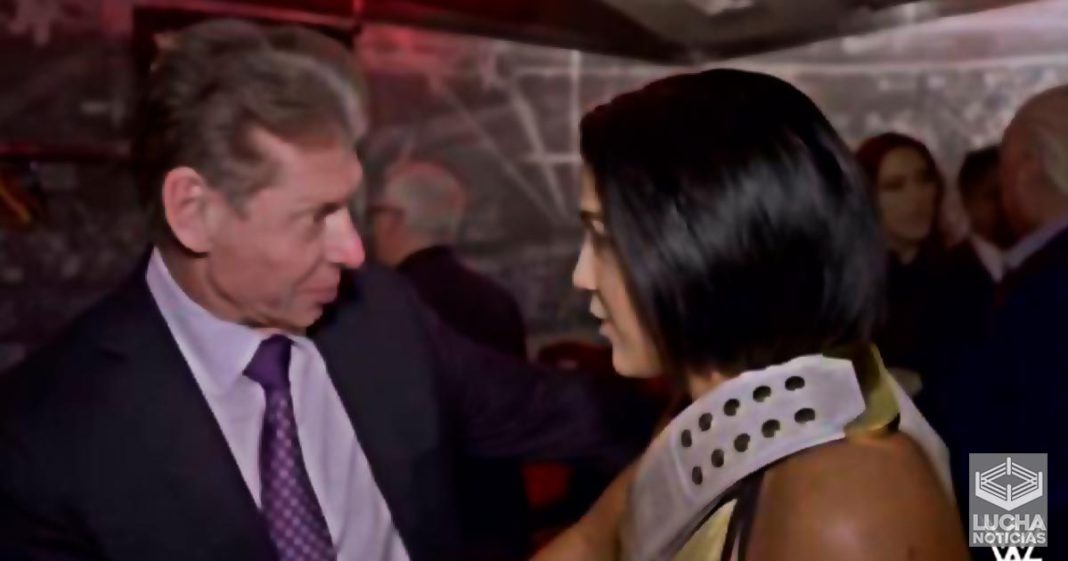Así reaccionó Vince McMahon al nuevo corte de pelo de Bayley