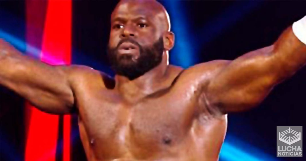 Apollo Crews con varias opciones creativas