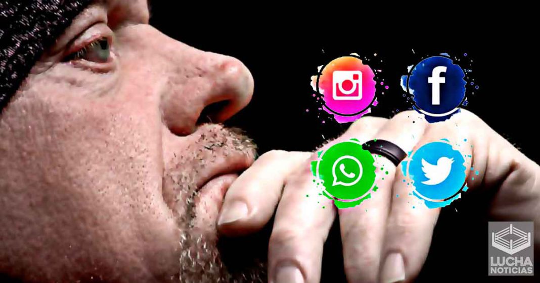 Por esta razón Undertaker se creo sus redes sociales
