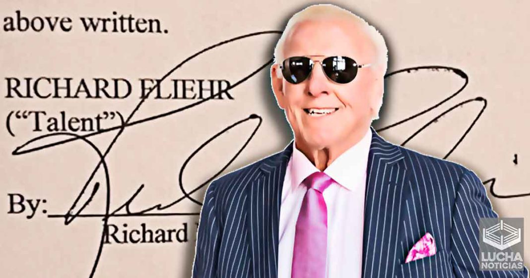 Ric Flair firma nuevo contrato con la WWE