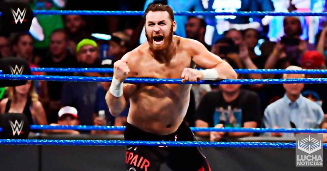 Sami Zayn se mete con varias superestrellas de WWE