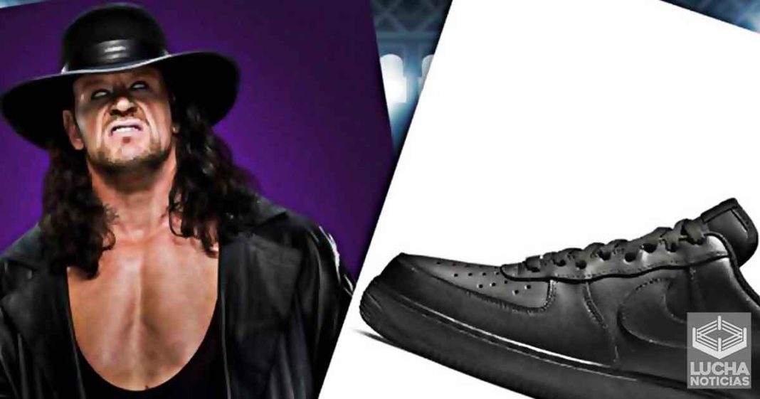 Tenis a la medida de luchadores de WWE