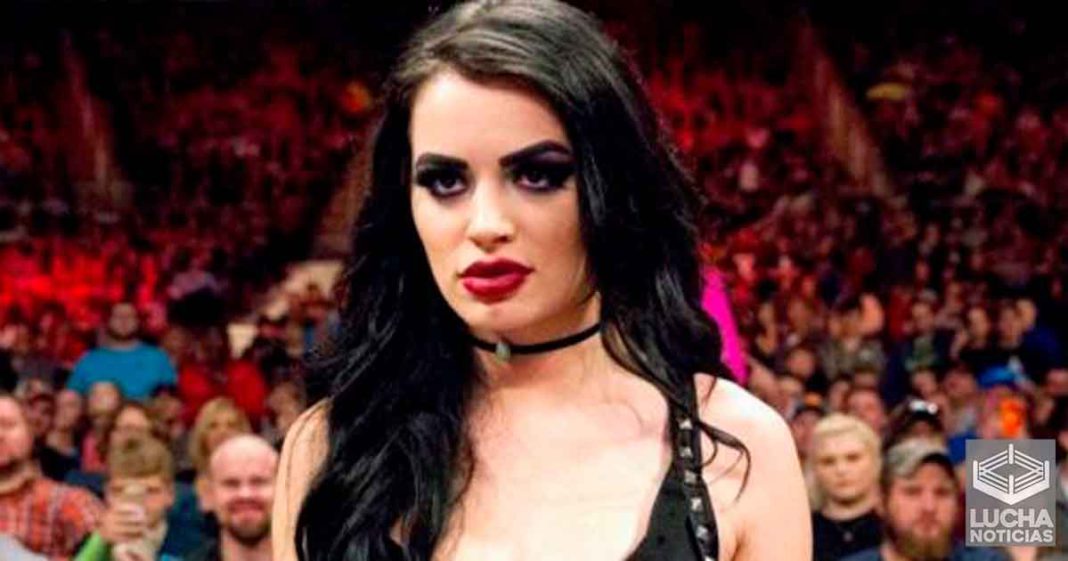 Paige crítica a WWE por el mal manejo del campeoanto de parejes femenil