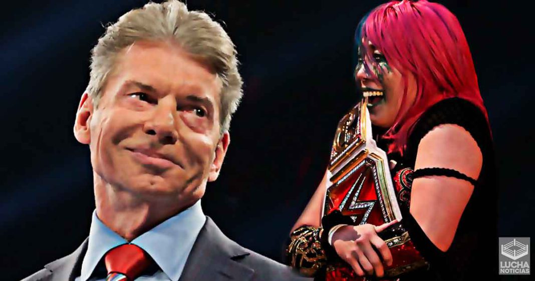 Vince McMahon impresionado con Asuka como campeona de RAW