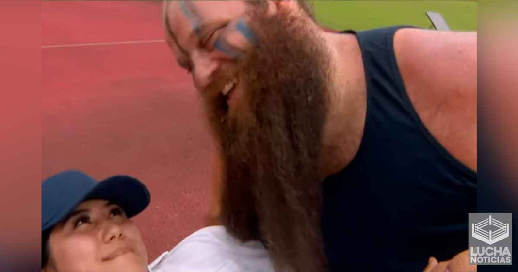 WWE hace que Ivar se junte con mujeres más robustas