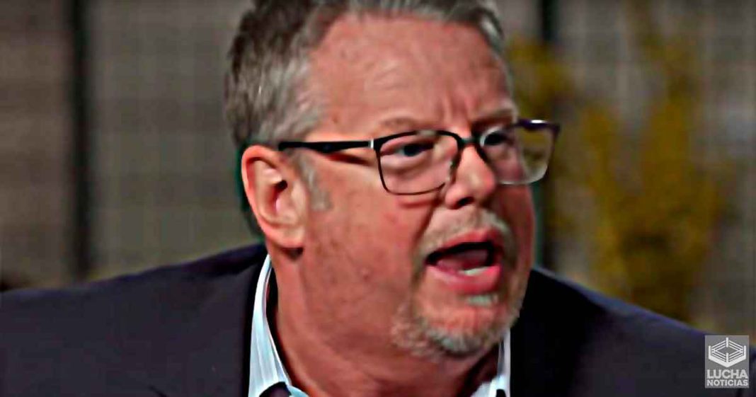 Bruce Prichard está harta canado y molesto de manejar el solo RAW, y SmackDown
