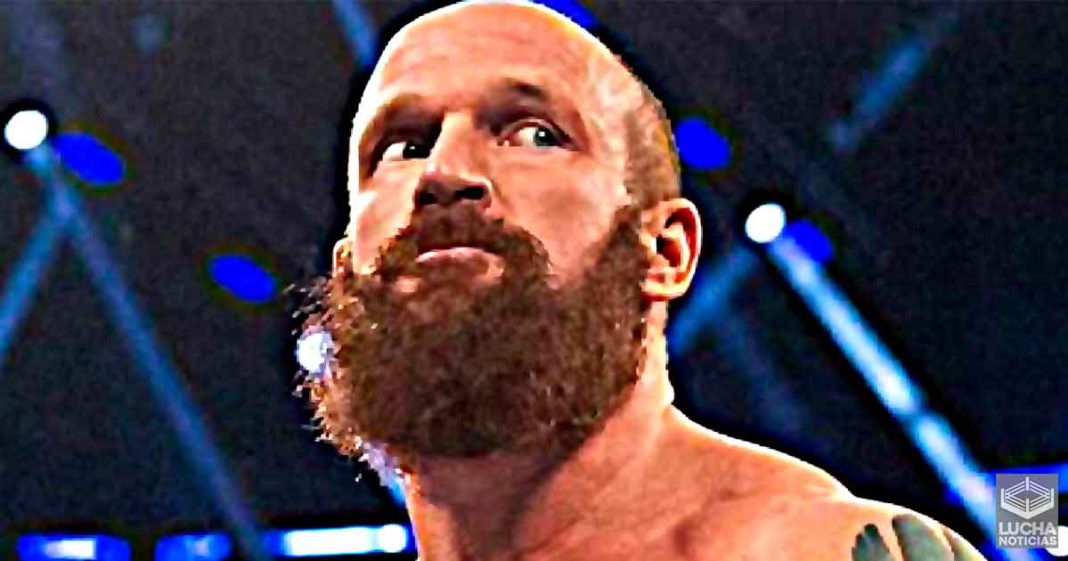 Eric Young le dijo a Vince McMahon que les falló como lider