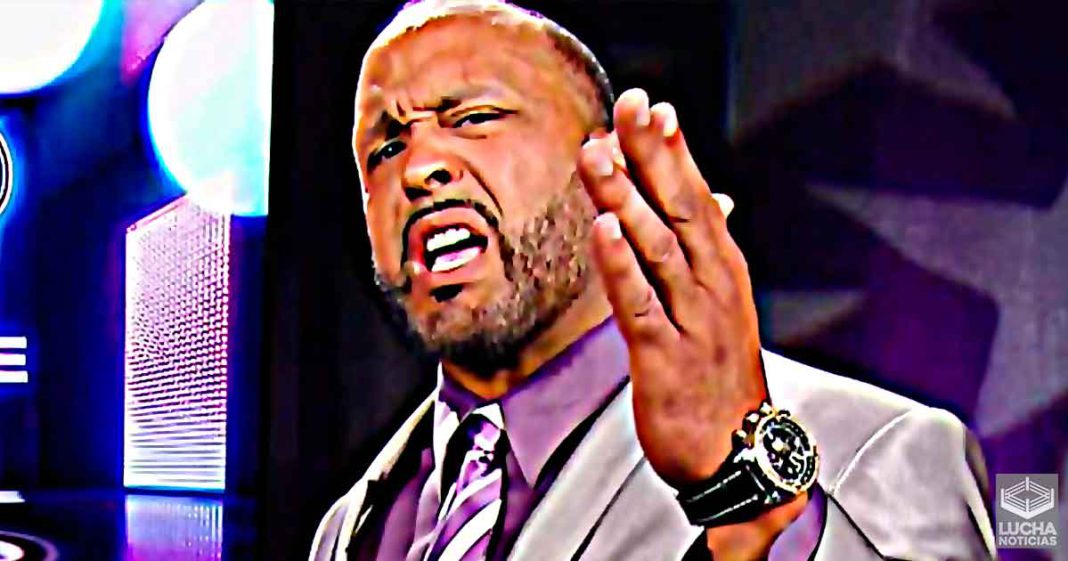 MVP llama racista a Hulk Hogan