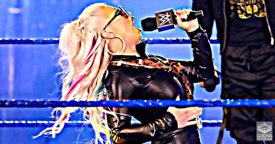 Razón por la cual WWE SmackDown transmitió un segmento de Karaoke con las mujeres Razón por la cual WWE SmackDown transmitió un segmento de Karaoke con las mujeres