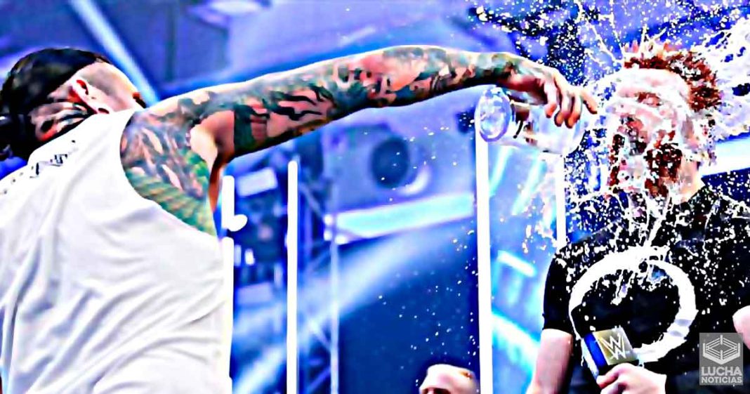 Responsable del segmento donde Jeff Hardy arroja orina a Sheamus
