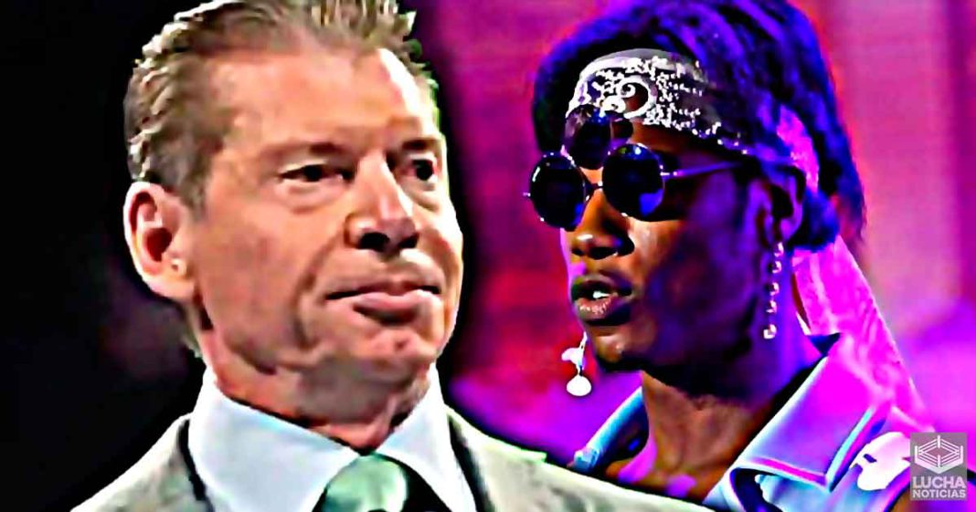 Vince McMahon perdona a Velveteen Dream