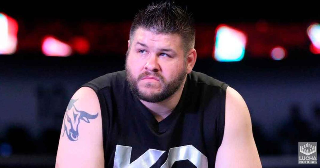 Kevin Owens es acusado de formar parte de la facción RETRIBUTION