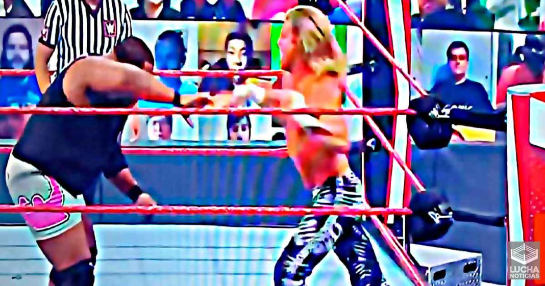 Muestran al Ku Kux Klan en el WWE ThunderDome