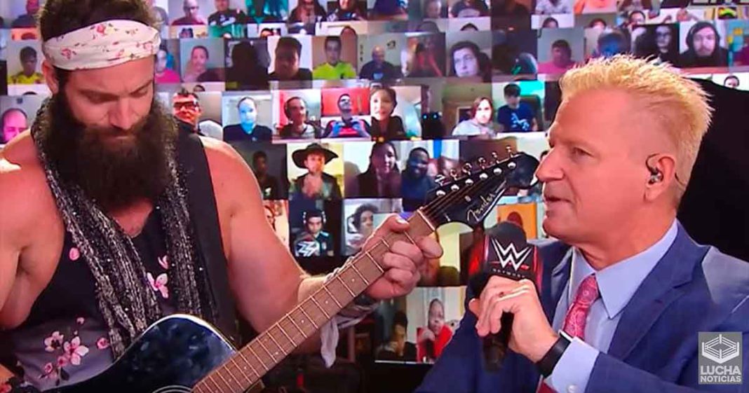 Elias le dice a Jeff Jarret que es un adicto en el kickoff de Hell In A Cell