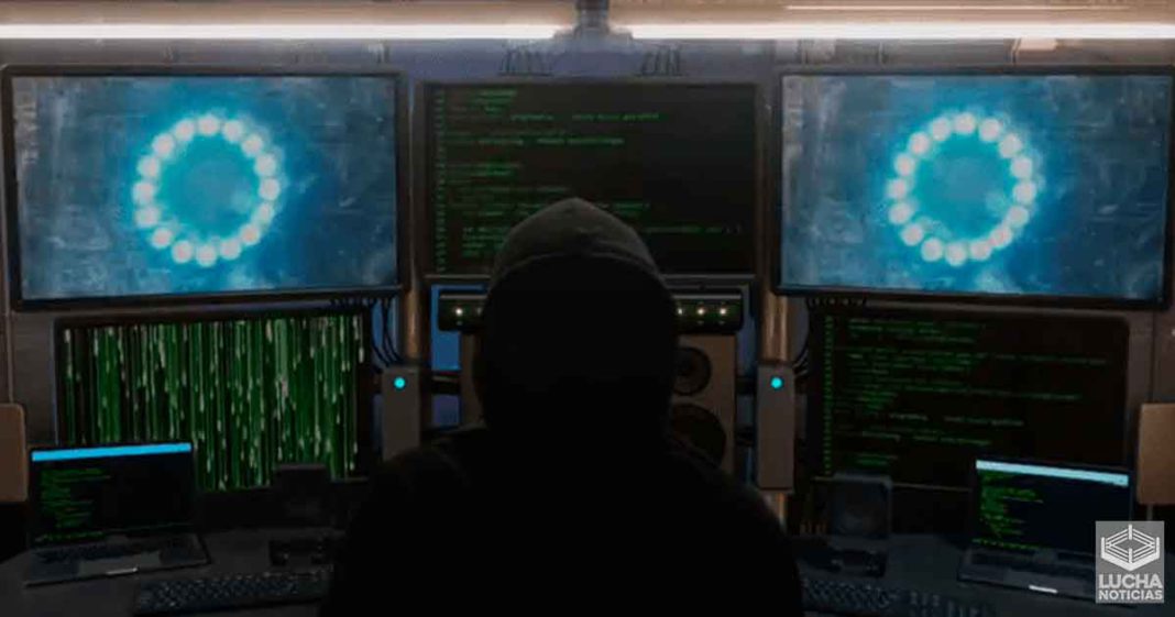 WWE revelará esta noche en RAW quién es el hacker de SmackDown