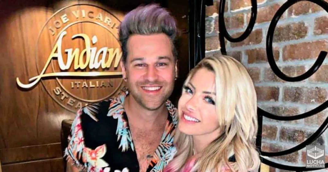 Alexa Bliss se va a casar - Ryan Cabrera el pide matrimonio