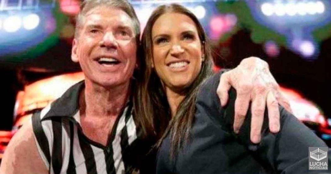 Triple H y Stephanie McMahon acuden a un seminario de 