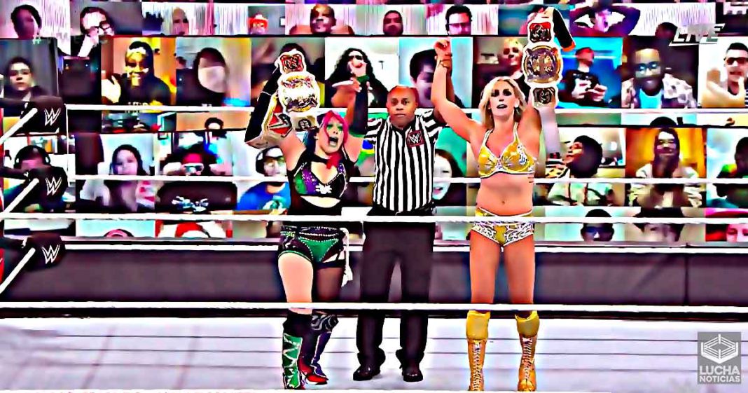 Charlotte Flair y Asuka son las nuevas Campeonas Femeniles de Pareja WWE