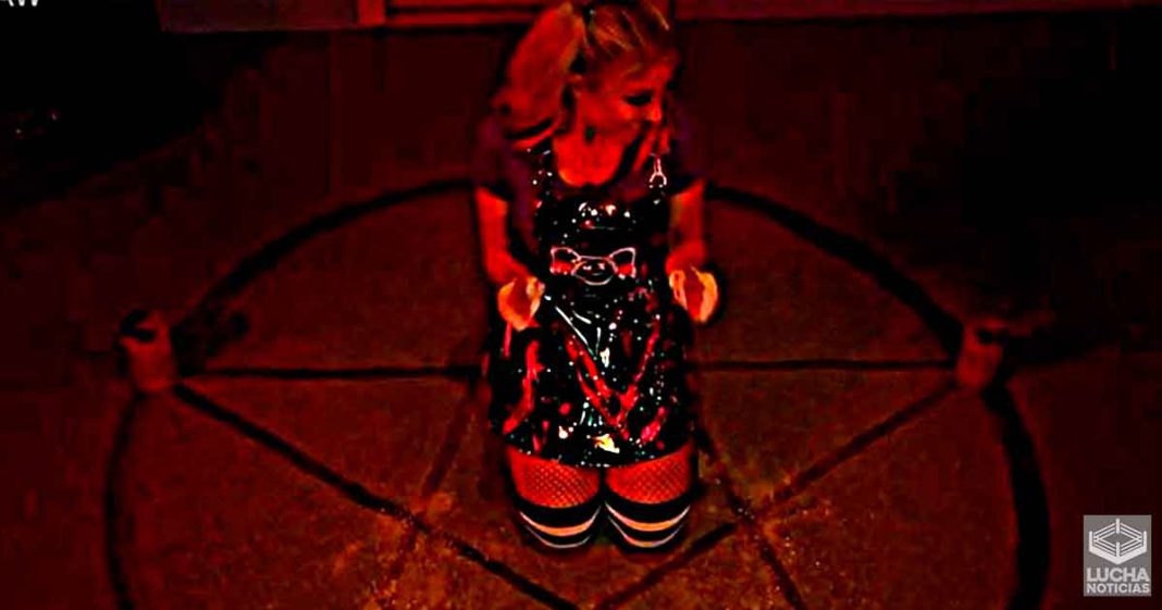 Alexa Bliss hace ritual en pentagrama durante RAW y promete revivir a Bray Wyatt