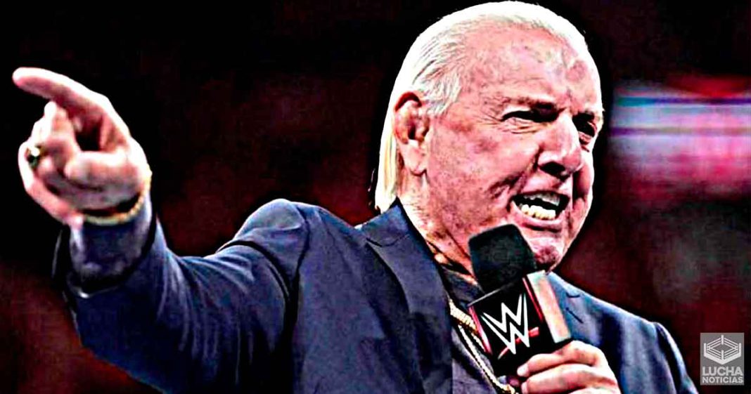 Ric Flair nombra a las tres mejores Superestrellas femeniles en WWE
