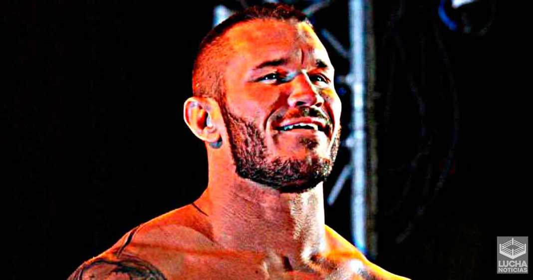 Randy Orton llama a Tommaso Ciampa chaparro