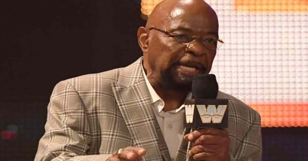 Situación de Teddy Long en la WWE tras aparecer en el show retro de SmackDown