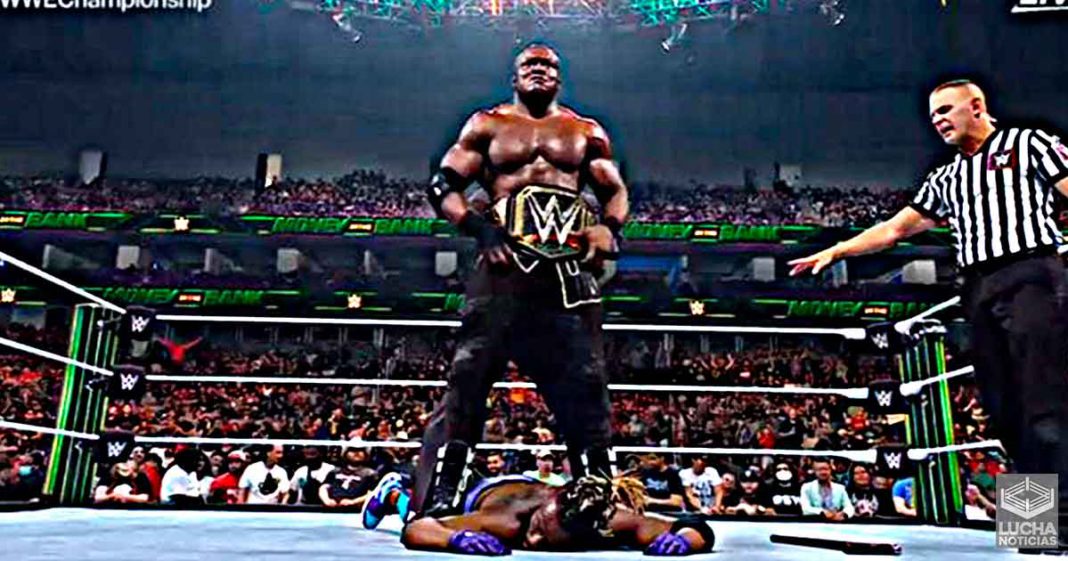 Kofi Kingston se disculpa con sus fans trás ser destruido por Bobby Lashley Kofi Kingston se disculpa con sus fans trás ser destruido por Bobby Lashley