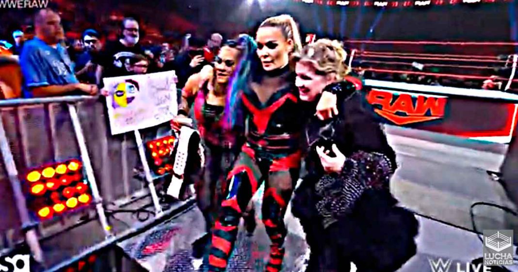 Natalya se lesiona durante WWE RAW el réferi termina la lucha