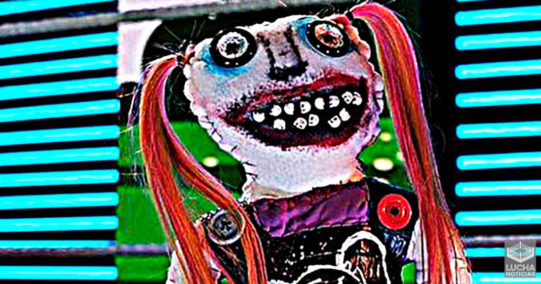 El futuro de la muñeca Lilly de Alexa Bliss depende de sus ventas El futuro de la muñeca Lilly de Alexa Bliss depende de sus ventas