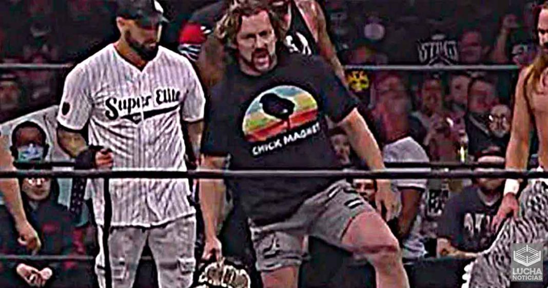 Kenny Omega hace gran spoiler de la llegada de CM Punk a AEW en Dynamite