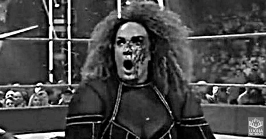 Nia Jax recibe puntadas trás su sangrienda lesión en WWE RAW