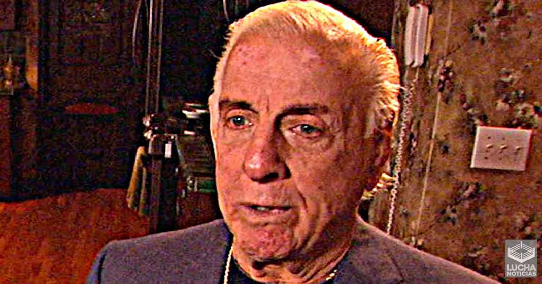 Ric Flair es cancelado en redes y piden sea despedido de AEW