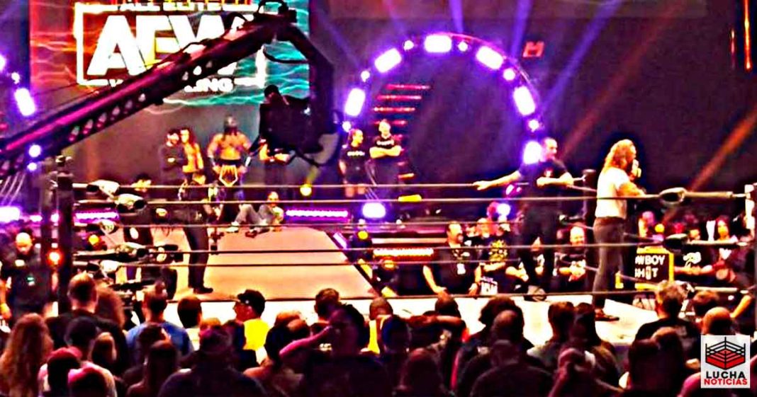 CM Punk hace cantar a Adam Page después de las grabaciones de AEW Rampage