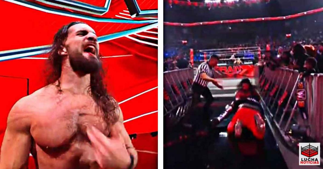 Seth Rollins es atacado por un fan durante segmento de WWE RAW