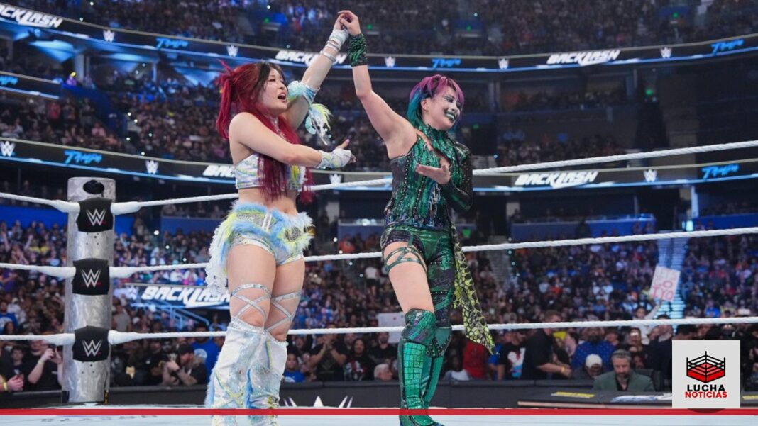 Asuka e IYO SKY comparten un momento emotivo en WWE Backlash
