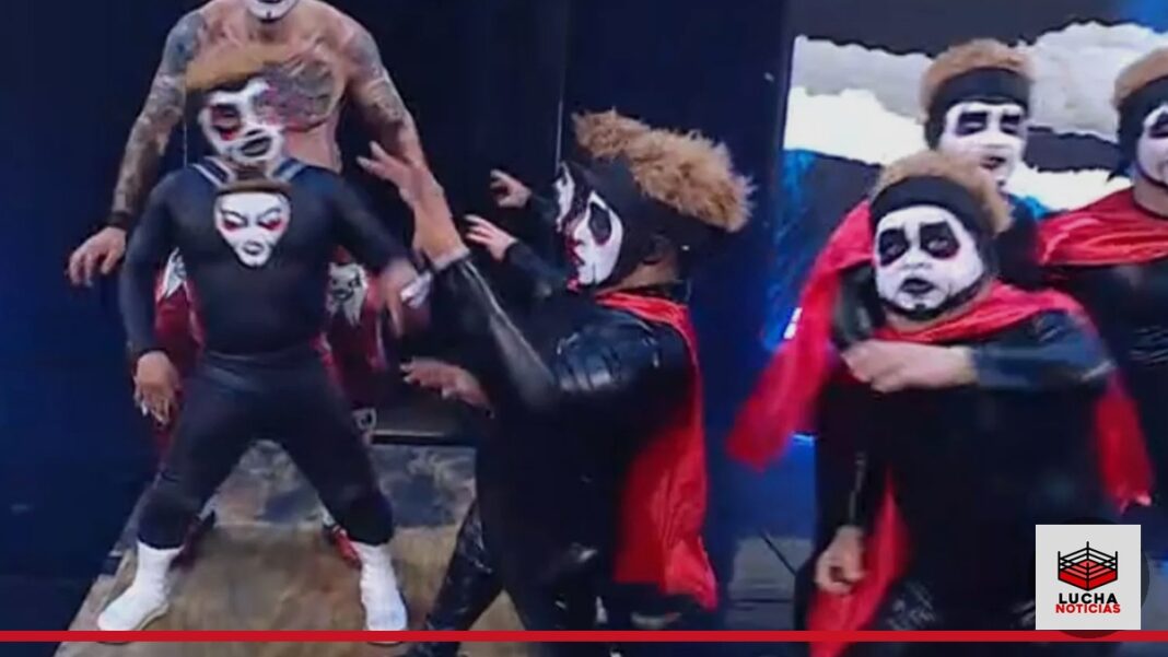 Minihausen aparece junto a Danhausen durante WWE Backlash 2026