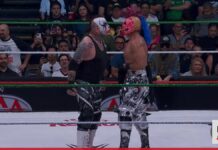 Terremoto en AAA: Pagano traiciona a Psycho Clown en Noche de los Grandes Pagano y Psycho Clown cara a cara en Arena Monterrey